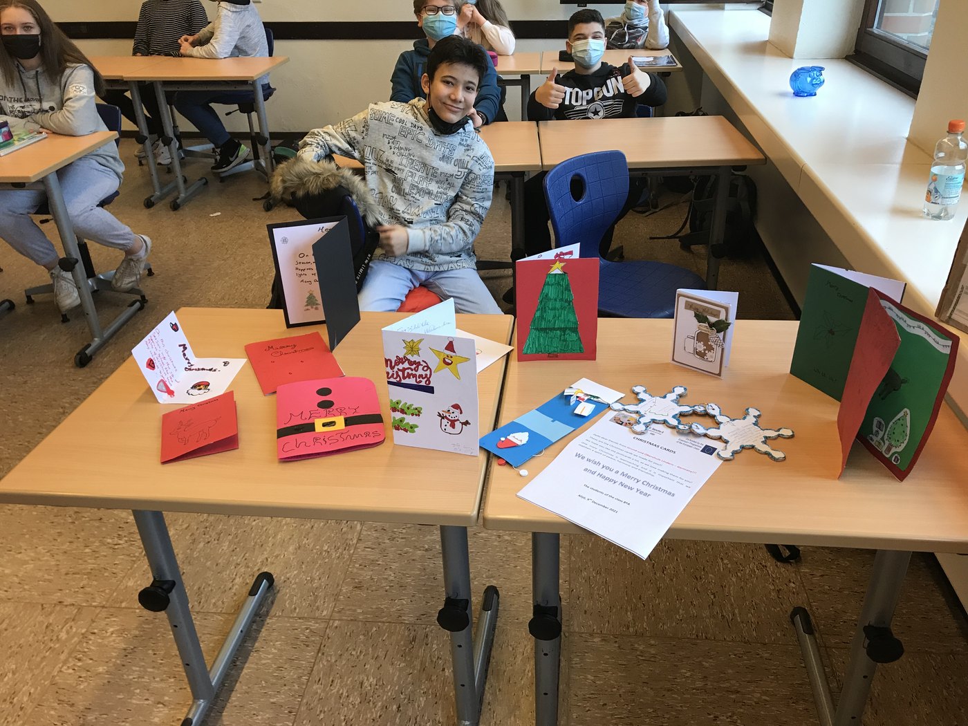 Kreative Materialien und Arbeitsergebnisse aus dem Erasmus-Projekt.